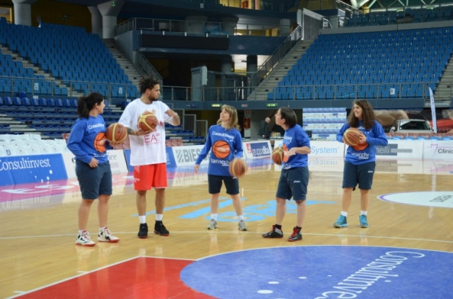 Un grande campione, Daniel Hackett, si è offerto di fare il loro testimonial e di sponsorizzarle per Taiwan.